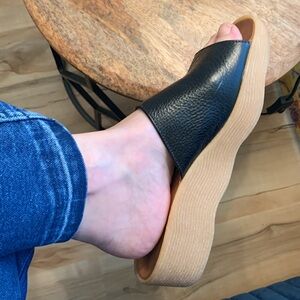 Vintage Famolare! Comfy wedge. Great condition.